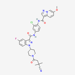 Rakenne - N-[3-Chloro-4-[[(6-methoxypyrazolo[1,5-a]pyridin-3-yl)carbonyl]amino]phenyl]-1-[1-(3-cyano-3-methyl-1-oxobutyl)-4-piperidinyl]-5-fluoro-1H-indazole-3-carboxamide, 98.35%